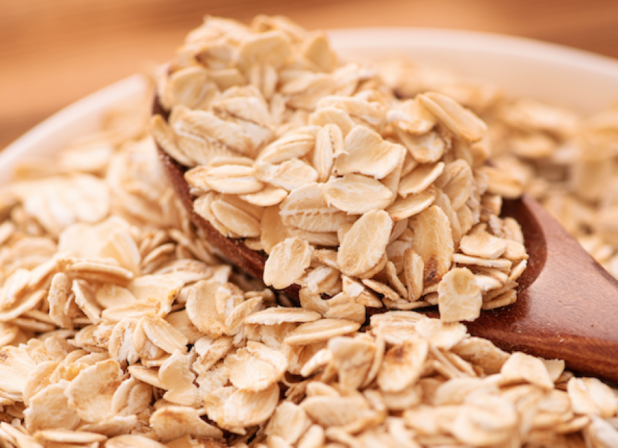 燕麥?zhǔn)欠裾娴牟簧?？糖尿病人如何選擇與食用？